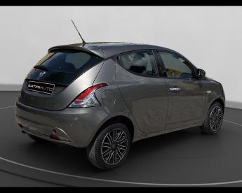 LANCIA CERTIFIED Lancia Ypsilon Iii 2021 1.0 Firefly Hybrid Platino S And S 70cv Usata - City Car Ibrido Grigio - Citta Di Castello - 2370565_2