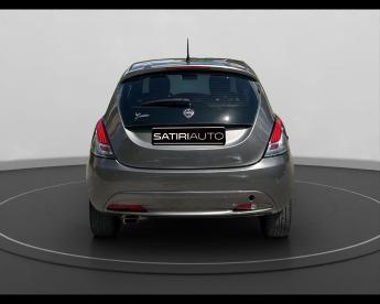 LANCIA CERTIFIED Lancia Ypsilon Iii 2021 1.0 Firefly Hybrid Platino S And S 70cv Usata - City Car Ibrido Grigio - Citta Di Castello - 2370565_4