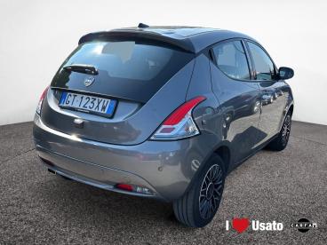 LANCIA CERTIFIED Lancia Ypsilon Iii 2021 1.0 Firefly Hybrid Platino S And S 70cv Usata - City Car Ibrido Grigio - Roma - 2370586_5
