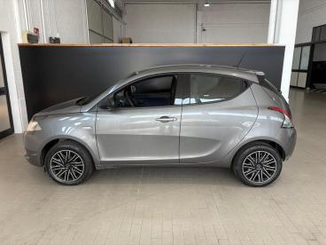 LANCIA CERTIFIED Lancia Ypsilon Iii 2021 1.0 Firefly Hybrid Gold S And S 70cv 5p.t Usata - City Car Ibrido Grigio - Parma - 2371218_3
