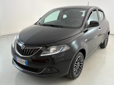 LANCIA CERTIFIED Lancia Ypsilon Iii 2021 1.0 Firefly Hybrid Platino S And S 70cv Usata - City Car Ibrido Nero - Parma - 2371230_1