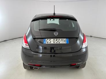 LANCIA CERTIFIED Lancia Ypsilon Iii 2021 1.0 Firefly Hybrid Platino S And S 70cv Usata - City Car Ibrido Nero - Parma - 2371230_4