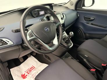 LANCIA CERTIFIED Lancia Ypsilon Iii 2021 1.0 Firefly Hybrid Platino S And S 70cv Usata - City Car Ibrido Nero - Parma - 2371230_5