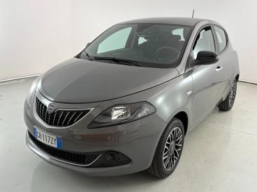 LANCIA CERTIFIED Lancia Ypsilon Iii 2021 1.0 Firefly Hybrid Platino S And S 70cv Usata - City Car Ibrido Grigio - Parma - 2371231_1