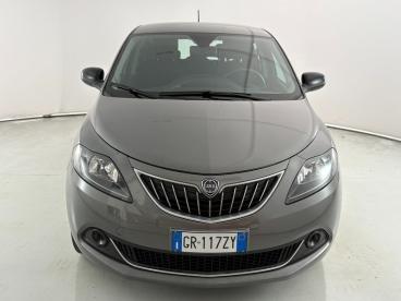 LANCIA CERTIFIED Lancia Ypsilon Iii 2021 1.0 Firefly Hybrid Platino S And S 70cv Usata - City Car Ibrido Grigio - Parma - 2371231_2