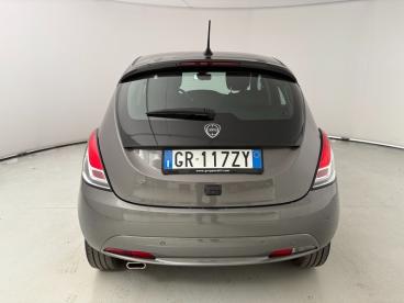 LANCIA CERTIFIED Lancia Ypsilon Iii 2021 1.0 Firefly Hybrid Platino S And S 70cv Usata - City Car Ibrido Grigio - Parma - 2371231_4