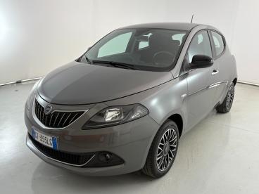 LANCIA CERTIFIED Lancia Ypsilon Iii 2021 1.0 Firefly Hybrid Platino S And S 70cv Usata - City Car Ibrido Grigio - Parma - 2371235_1