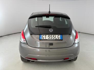LANCIA CERTIFIED Lancia Ypsilon Iii 2021 1.0 Firefly Hybrid Platino S And S 70cv Usata - City Car Ibrido Grigio - Parma - 2371235_4