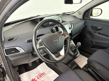 LANCIA CERTIFIED Lancia Ypsilon Iii 2021 1.0 Firefly Hybrid Platino S And S 70cv Usata - City Car Ibrido Grigio - Parma - 2371235_5