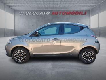 LANCIA CERTIFIED Lancia Ypsilon 1.0 Firefly Hybrid Platino S And S 70cv Usata - City Car Ibrido Grigio - Bassano Del Grappa - 2372245_2