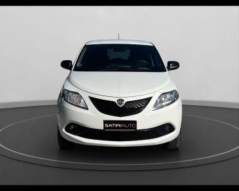 LANCIA CERTIFIED Lancia Ypsilon Iii 2015 0.9 T.air Silver Ecochic Metano 70cv Usata - City Car  Bianco - Citta Di Castello - 2373457_3