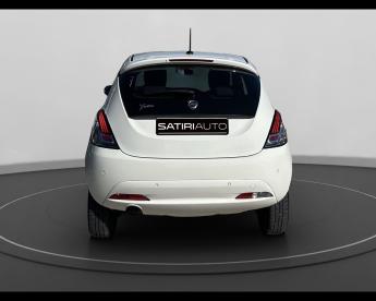 LANCIA CERTIFIED Lancia Ypsilon Iii 2015 0.9 T.air Silver Ecochic Metano 70cv Usata - City Car  Bianco - Citta Di Castello - 2373457_4