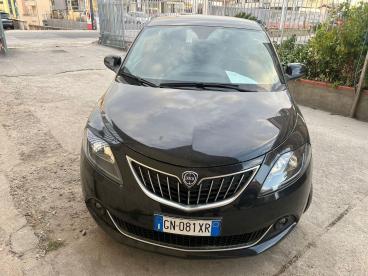 LANCIA CERTIFIED Lancia Ypsilon 1.0 Firefly 70cv Hybrid Gold Usata - City Car Ibrido Nero - Fisciano - 2373475_2