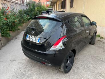 LANCIA CERTIFIED Lancia Ypsilon 1.0 Firefly 70cv Hybrid Gold Usata - City Car Ibrido Nero - Fisciano - 2373475_4