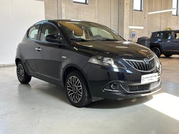 LANCIA CERTIFIED Lancia Ypsilon 1.0 Firefly 70cv Hybrid Platino Usata - City Car Ibrido Nero - Milano - 2373667_3