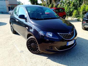 LANCIA CERTIFIED Lancia Ypsilon 1.0 70cv Hybrid Silver Usata - City Car Ibrido Nero - Fisciano - 2373870_2