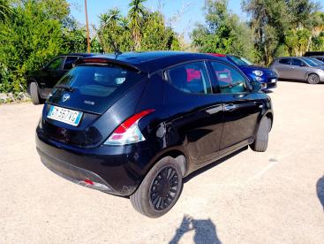 LANCIA CERTIFIED Lancia Ypsilon 1.0 70cv Hybrid Silver Usata - City Car Ibrido Nero - Fisciano - 2373870_3