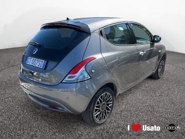 LANCIA CERTIFIED Lancia Ypsilon Iii 2021 1.0 Firefly Hybrid Platino S And S 70cv Usata - City Car Ibrido Grigio - Roma - 2374934_3