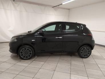 LANCIA CERTIFIED Lancia Ypsilon 1.0 Firefly Hybrid Gold S And S 70cv 5p.ti Usata - City Car Ibrido Nero - Cuneo - 2377462_4