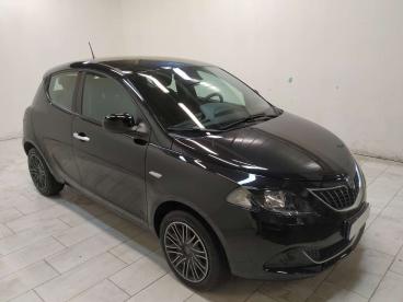 LANCIA CERTIFIED Lancia Ypsilon 1.0 Firefly Hybrid Gold S And S 70cv Usata - City Car Ibrido Nero - Cuneo - 2377465_3
