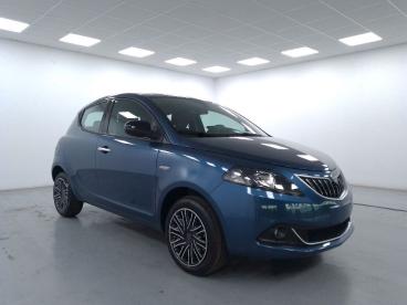 LANCIA CERTIFIED Lancia Ypsilon 1.0 Firefly Hybrid Gold S And S 70cv 5p.ti Usata - City Car Ibrido Blu - Cuneo - 2377466_3