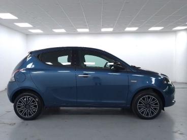 LANCIA CERTIFIED Lancia Ypsilon 1.0 Firefly Hybrid Gold S And S 70cv 5p.ti Usata - City Car Ibrido Blu - Cuneo - 2377466_4