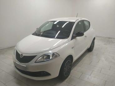 LANCIA CERTIFIED Lancia Ypsilon 1.0 Firefly Hybrid Silver S And S 70cv Usata - City Car Ibrido Bianco - Cuneo - 2377467_1