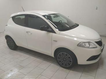 LANCIA CERTIFIED Lancia Ypsilon 1.0 Firefly Hybrid Silver S And S 70cv Usata - City Car Ibrido Bianco - Cuneo - 2377467_3