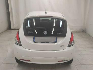 LANCIA CERTIFIED Lancia Ypsilon 1.0 Firefly Hybrid Silver S And S 70cv Usata - City Car Ibrido Bianco - Cuneo - 2377467_5