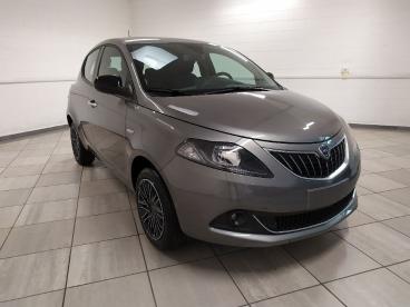 LANCIA CERTIFIED Lancia Ypsilon 1.0 Firefly Hybrid Gold S And S 70cv 5p.ti Usata - City Car Ibrido Grigio - Cuneo - 2377472_3