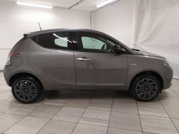 LANCIA CERTIFIED Lancia Ypsilon 1.0 Firefly Hybrid Gold S And S 70cv 5p.ti Usata - City Car Ibrido Grigio - Cuneo - 2377472_4