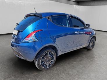 LANCIA CERTIFIED Lancia Ypsilon 1.2 Silver Gpl 69cv Usata - City Car  Bianco - Cuneo - 2377481_4