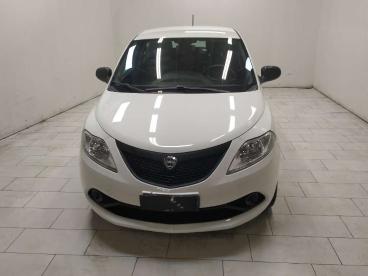 LANCIA CERTIFIED Lancia Ypsilon 1.0 Firefly Hybrid Silver S And S 70cv Usata - City Car Ibrido Bianco - Cuneo - 2377482_2