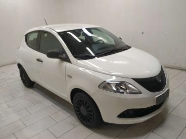 LANCIA CERTIFIED Lancia Ypsilon 1.0 Firefly Hybrid Silver S And S 70cv Usata - City Car Ibrido Bianco - Cuneo - 2377482_3