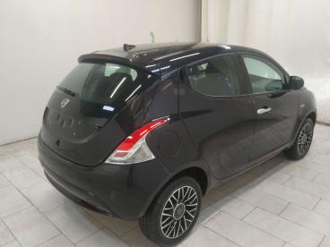 LANCIA CERTIFIED Lancia Ypsilon 1.0 Firefly Hybrid Platino S And S 70cv Usata - City Car Ibrido Nero - Cuneo - 2377483_4