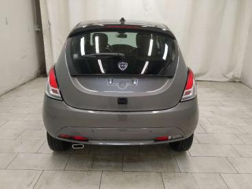 LANCIA CERTIFIED Lancia Ypsilon 1.0 Firefly Hybrid Platino S And S 70cv Usata - City Car Ibrido Grigio - Cuneo - 2377485_5