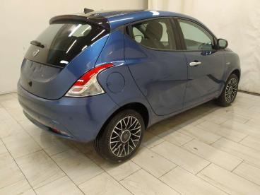 LANCIA CERTIFIED Lancia Ypsilon 1.0 Firefly Hybrid Platino S And S 70cv Usata - City Car Ibrido Blu - Cuneo - 2377496_4