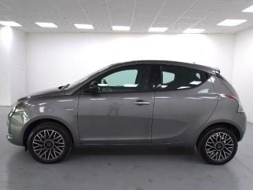 LANCIA CERTIFIED Lancia Ypsilon 1.0 Firefly Hybrid Platino S And S 70cv Usata - City Car Ibrido Grigio - Cuneo - 2377497_5