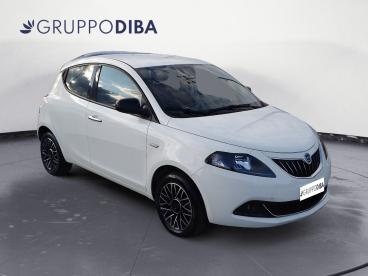 LANCIA CERTIFIED Lancia Ypsilon Iii 2021 1.0 Firefly Hybrid Platino S And S 70cv Usata - City Car Ibrido Bianco - Rimini - 2378892_3