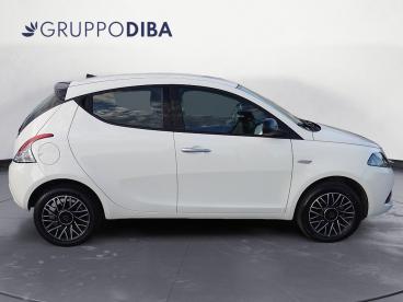 LANCIA CERTIFIED Lancia Ypsilon Iii 2021 1.0 Firefly Hybrid Platino S And S 70cv Usata - City Car Ibrido Bianco - Rimini - 2378892_4
