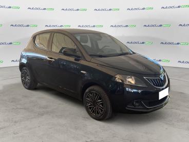 LANCIA CERTIFIED Lancia Ypsilon Iii 2021 1.0 Firefly Hybrid Gold S And S 70cv 5p.t Usata - City Car Ibrido Nero - Bari - 2378903_3