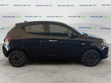 LANCIA CERTIFIED Lancia Ypsilon Iii 2021 1.0 Firefly Hybrid Gold S And S 70cv 5p.t Usata - City Car Ibrido Nero - Bari - 2378903_4