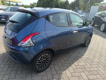 LANCIA CERTIFIED Lancia Ypsilon 1.0 Firefly 5 Porte S And S Hybrid Platino Usata - City Car Ibrido Blu - Spinetta Marengo - 2379517_5