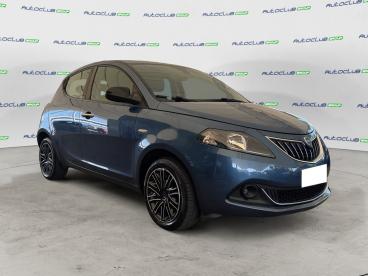 LANCIA CERTIFIED Lancia Ypsilon Iii 2021 1.0 Firefly Hybrid Gold S And S 70cv Usata - City Car Ibrido Blu - Bari - 2379574_3