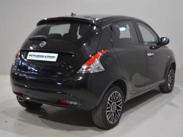 LANCIA CERTIFIED Lancia Ypsilon Iii 2021 1.0 Firefly Hybrid Platino S And S 70cv Usata - City Car Ibrido Nero - Brescia - 2381490_3
