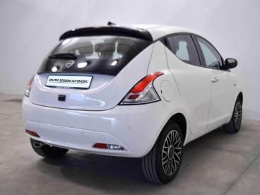 LANCIA CERTIFIED Lancia Ypsilon Iii 2021 1.0 Firefly Hybrid Platino S And S 70cv Usata - City Car Ibrido Bianco - Brescia - 2381493_3