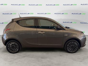 LANCIA CERTIFIED Lancia Ypsilon Iii 2021 1.0 Firefly Hybrid Platino S And S 70cv Usata - City Car Ibrido Grigio - Bari - 2381587_4