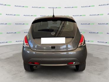 LANCIA CERTIFIED Lancia Ypsilon Iii 2021 1.0 Firefly Hybrid Platino S And S 70cv Usata - City Car Ibrido Grigio - Bari - 2381587_5