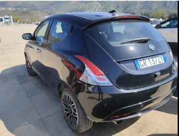 LANCIA CERTIFIED Lancia Ypsilon Iii 1.0 Firefly Hybrid Platino S And S 70cv Usata - City Car Ibrido Nero - Massarosa - 2381593_3