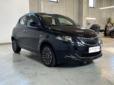 LANCIA CERTIFIED Lancia Ypsilon 1.0 Firefly 70cv Hybrid Platino Usata - City Car Ibrido Nero - Milano - 2382792_3